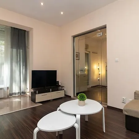 Ivo's 1 Bedroom Centrally Located 아파트