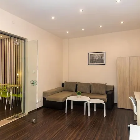 Ivo's 1 Bedroom Centrally Located 아파트